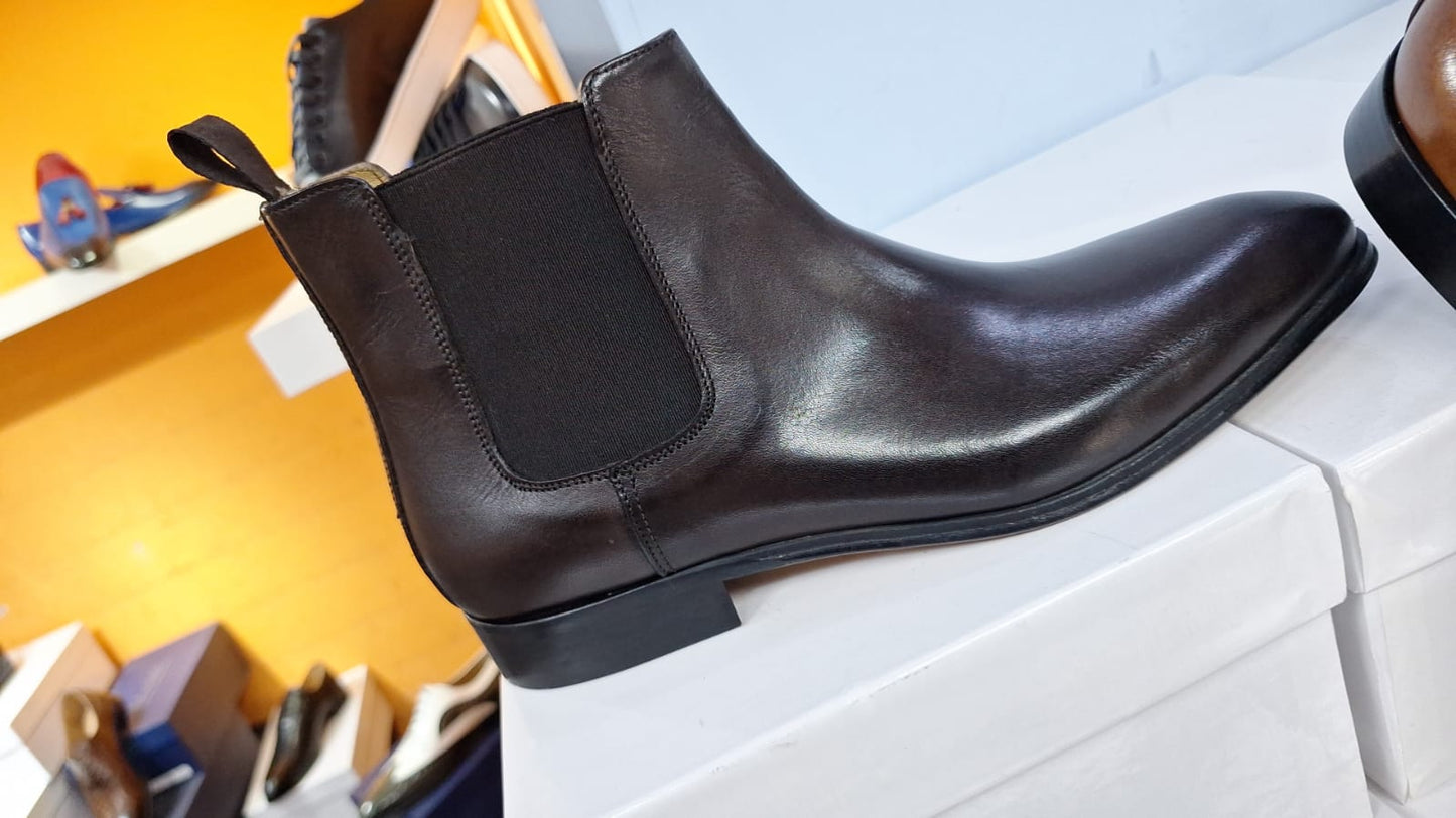 MEN NOIR CLASSIC CHELSEA BOOTS