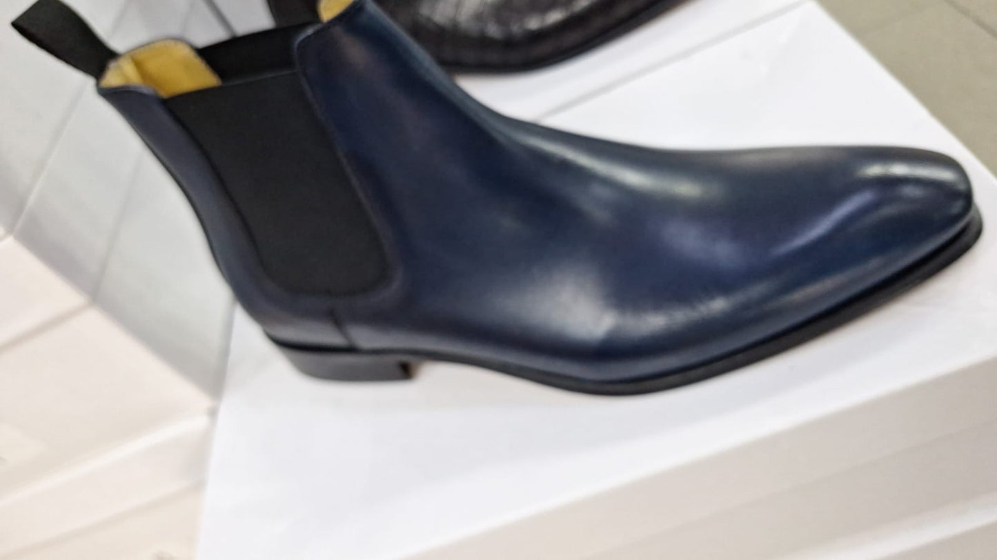 MEN NOIR CLASSIC CHELSEA BOOTS